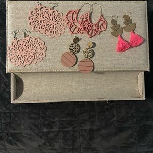 Lot of Women’s earrings